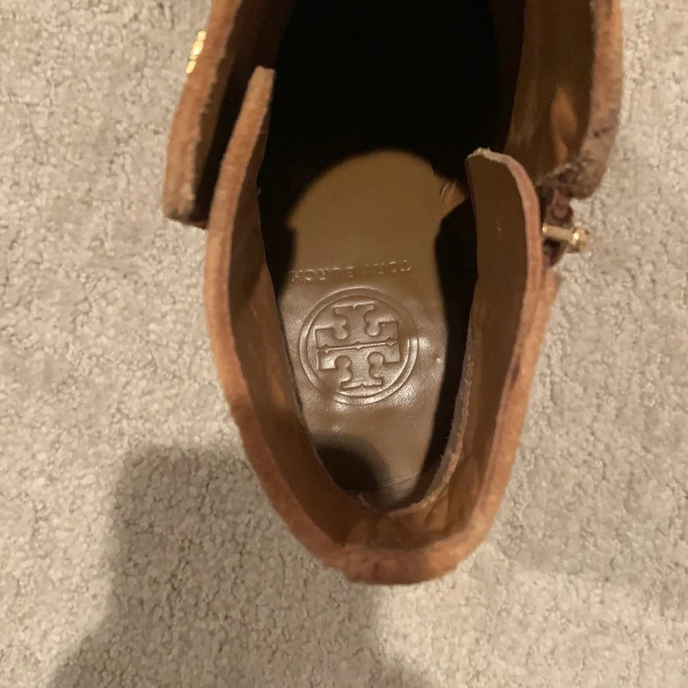 Tory Burch suede ankle boot. - Picture 11 of 16